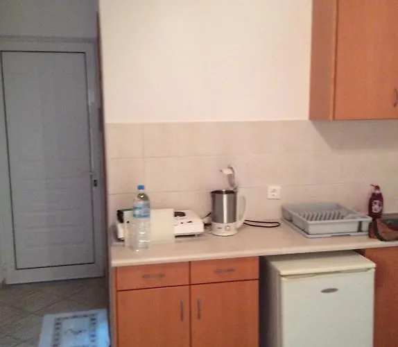 Katerina & Efi ماستيخاري