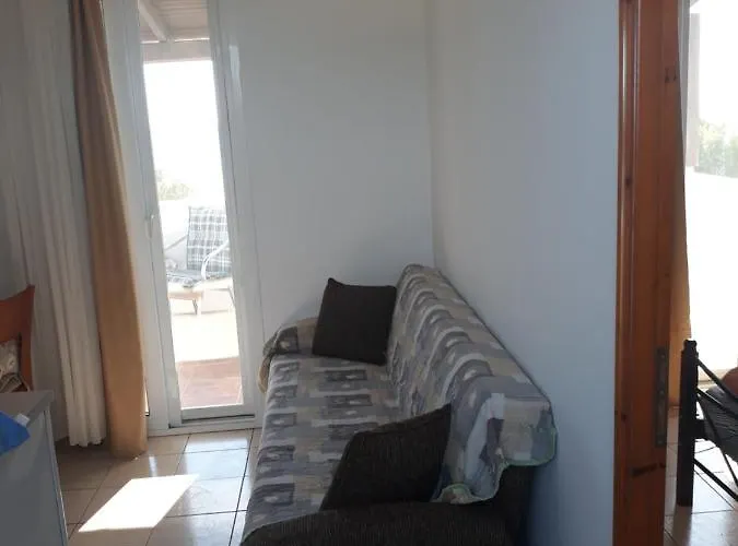 Katerina & Efi ماستيخاري